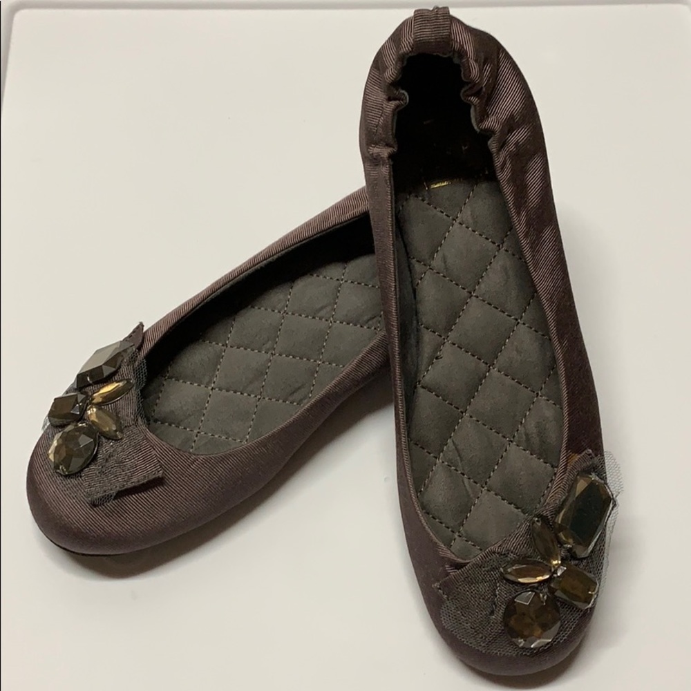 Gap NWOT gray flats with appliqués size 6